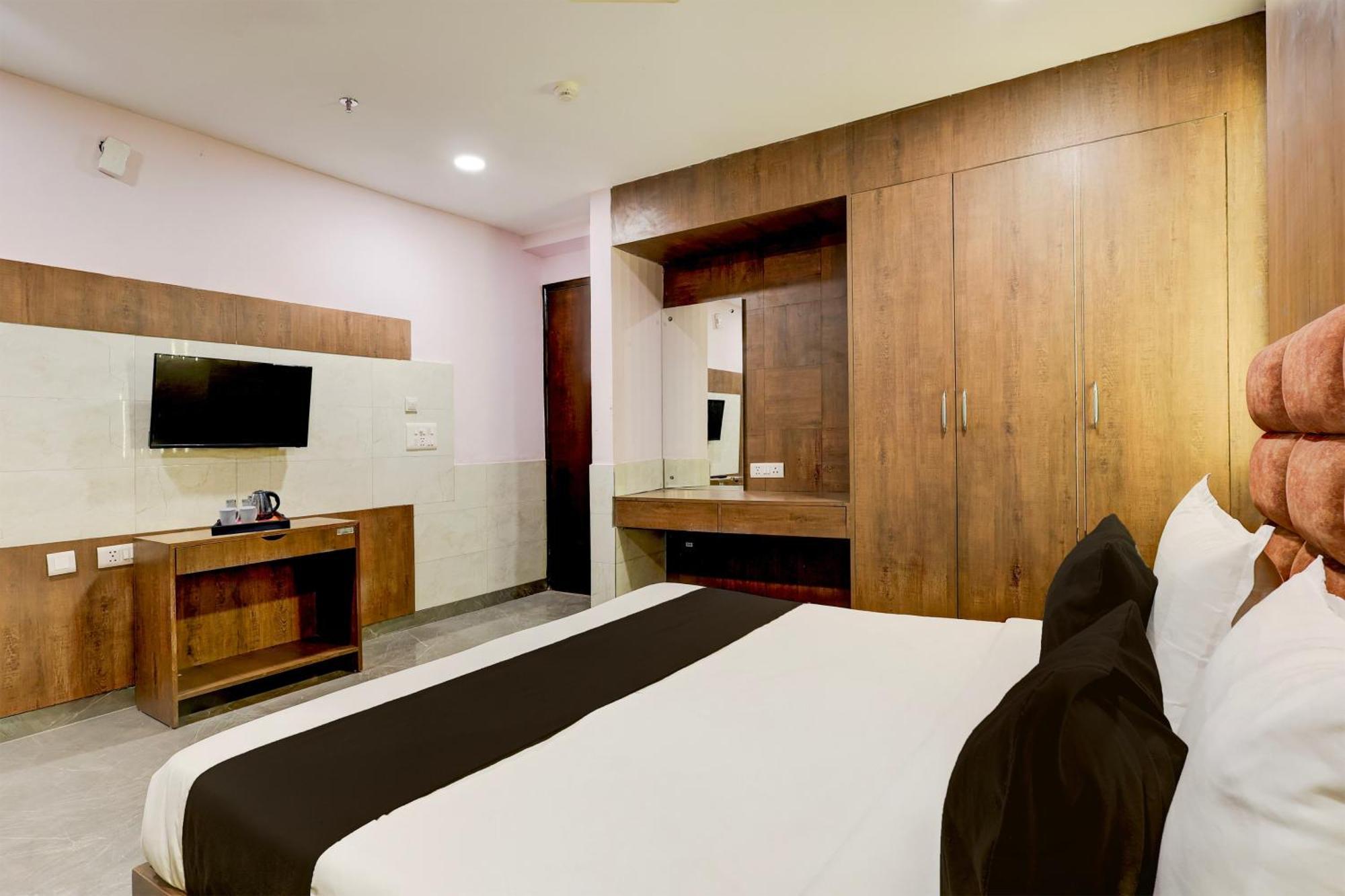 Super Hotel O Alipur Narela Extérieur photo
